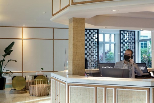 Kimpton Surfcomber Hotel image 30