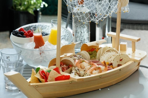 Kimpton Surfcomber Hotel image 6